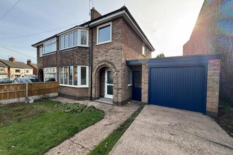 3 bedroom semi-detached house to rent, Ravenstone Road, Coalville