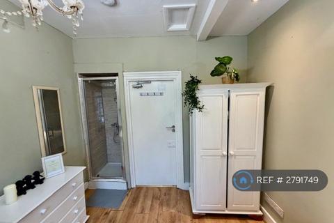 undefined, Hammersmith Grove, London, W6