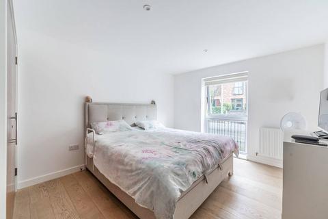 2 bedroom flat for sale, Howard Road, Stanmore, HA7