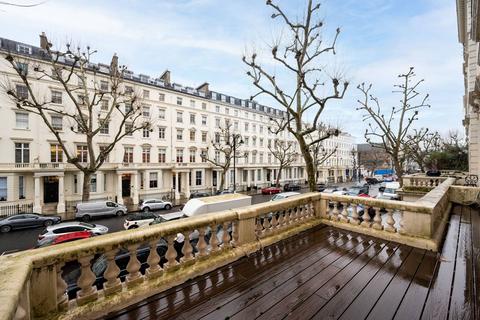 4 bedroom flat to rent, Queens Gate, South Kensington, London, SW7