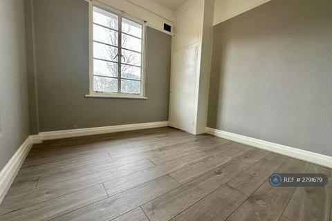 undefined, Selwyn Court, London, SE3
