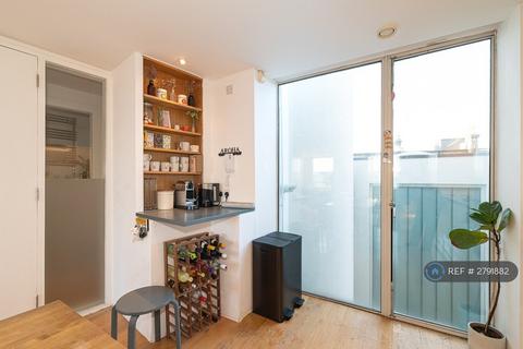2 bedroom flat to rent, New Kings Road, London, SW6