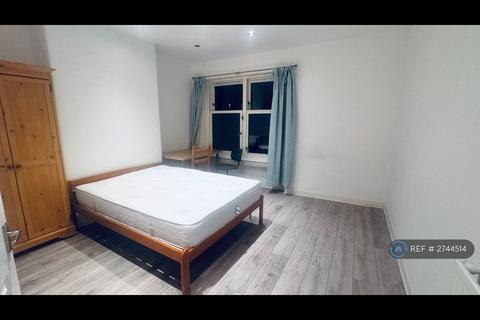3 bedroom flat to rent, Craigpark Dr, Glasgow, G31