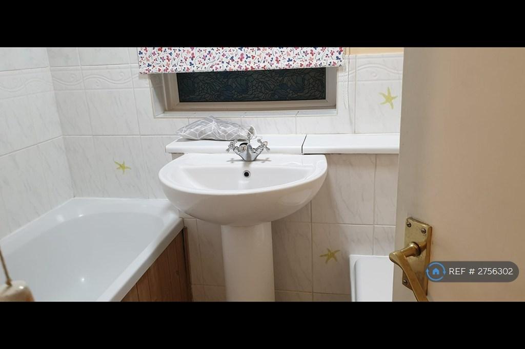 Main Bath Room