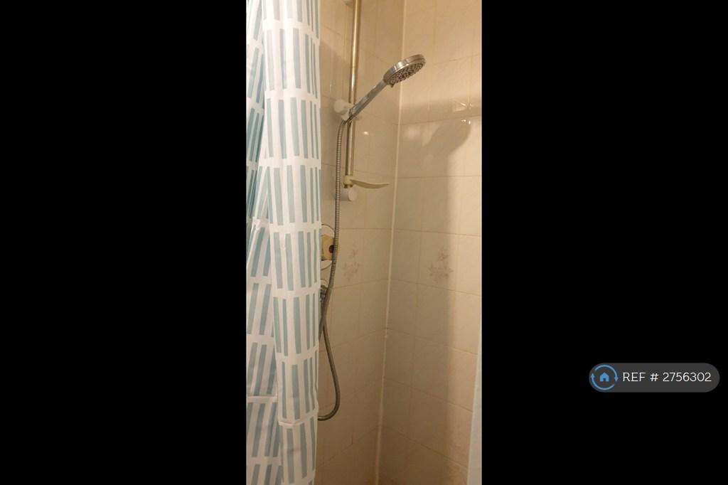 En-Suite Shower