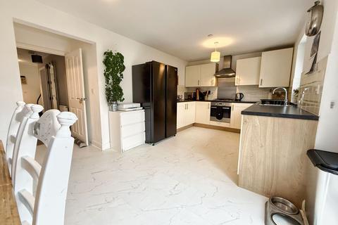 4 bedroom detached house for sale, Bridgend, CF31