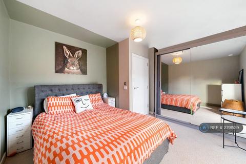2 bedroom flat to rent, Bailey Street, London, SE8