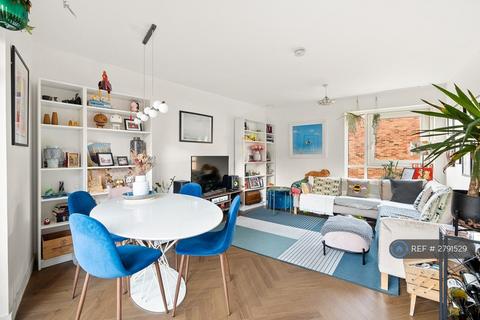 2 bedroom flat to rent, Bailey Street, London, SE8