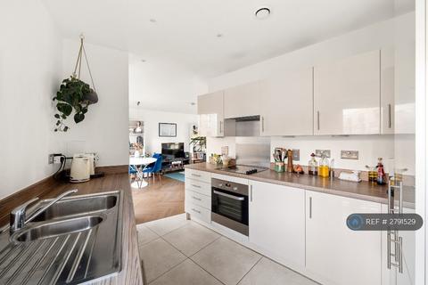 2 bedroom flat to rent, Bailey Street, London, SE8