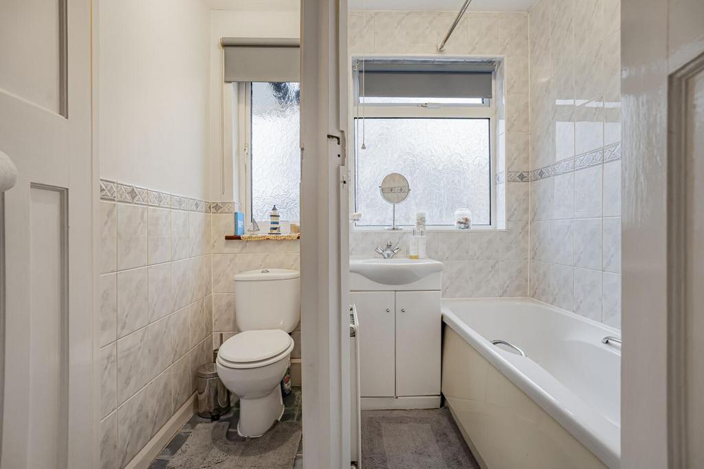 Bathroom / separate wc