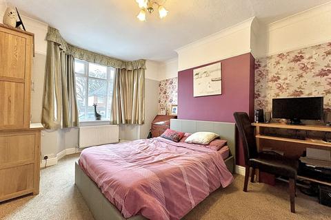 3 bedroom semi-detached house for sale, Queens Road, SEDGLEY, DY3 1HJ
