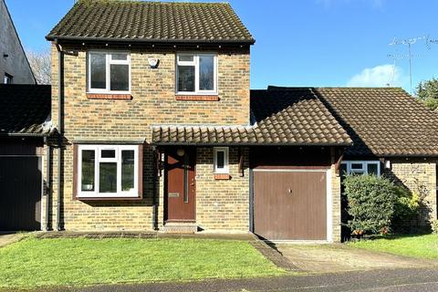 3 bedroom house for sale - Bowyers Close, Ashtead