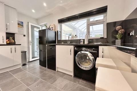 2 bedroom bungalow for sale, Bryn Lupus Drive, Llanrhos