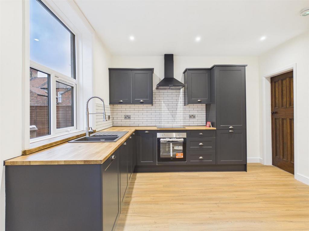 Kitchen: