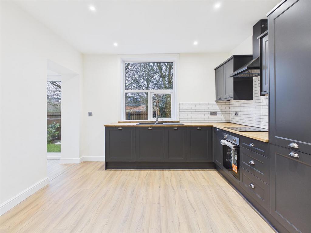 Kitchen: