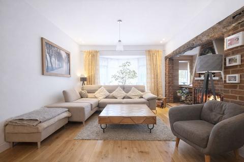 4 bedroom detached house for sale, London Road, Loudwater HP10