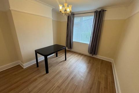 3 bedroom semi-detached house to rent, Teviotdale Gardens, High Heaton