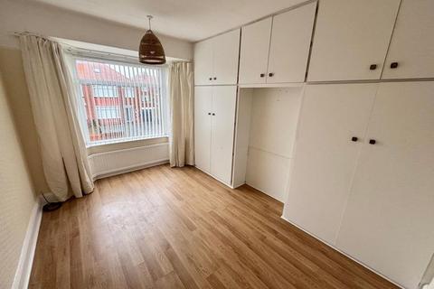 3 bedroom semi-detached house to rent, Teviotdale Gardens, High Heaton