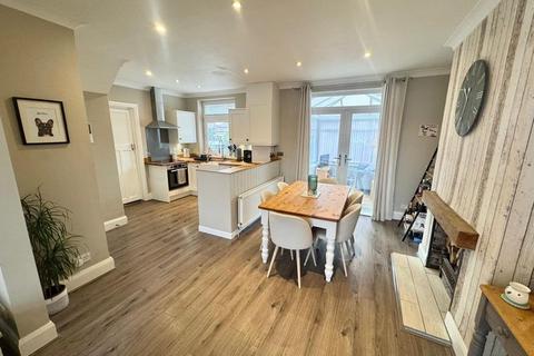3 bedroom semi-detached house for sale, Dovedale Gardens, High Heaton