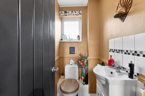 5 bedroom detached house for sale, Ouida Road, Canvey Island, SS8