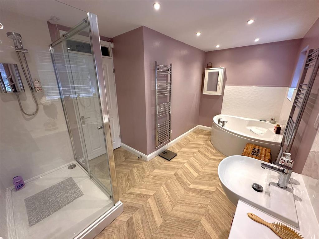 Four-Piece Bathroom 741