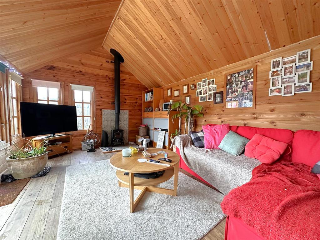 Log Cabin Internal 633