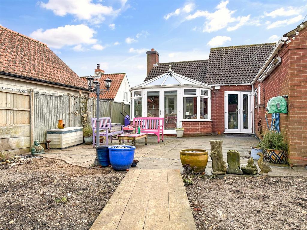 Paved Seating Area 656