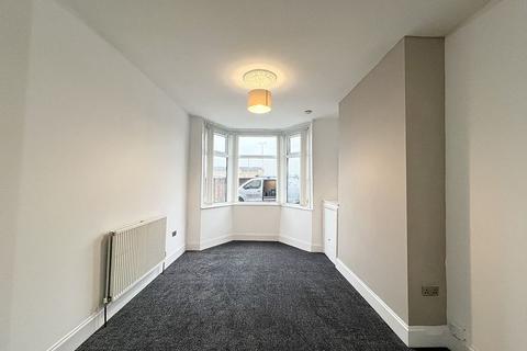 2 bedroom terraced house to rent, Bolivia Street, Salford