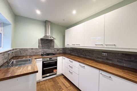 2 bedroom terraced house to rent, Bolivia Street, Salford