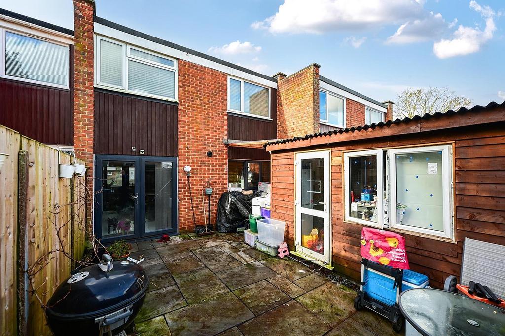 Kennet Close