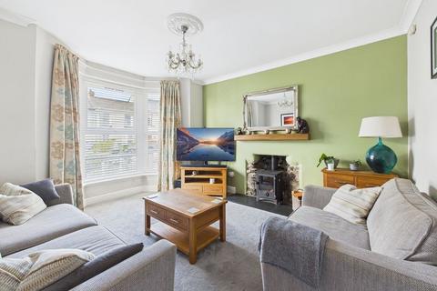 3 bedroom house for sale, Gew Terrace, Redruth - Character Victorian style family home.