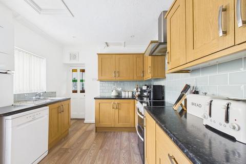 3 bedroom house for sale, Gew Terrace, Redruth - Character Victorian style family home.
