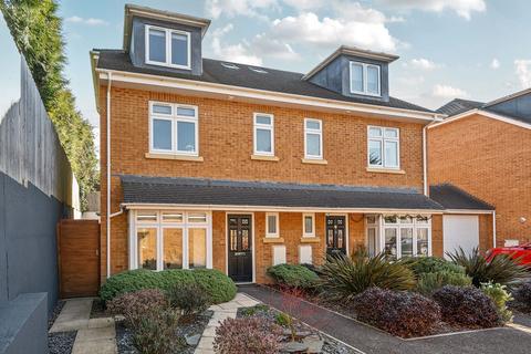 undefined, Shaftesbury Drove, Salisbury                 *NO ONWARD CHAIN*