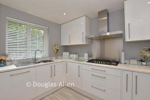3 bedroom terraced house for sale, Latimer Drive, Basildon SS15