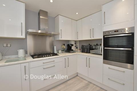 3 bedroom terraced house for sale, Latimer Drive, Basildon SS15