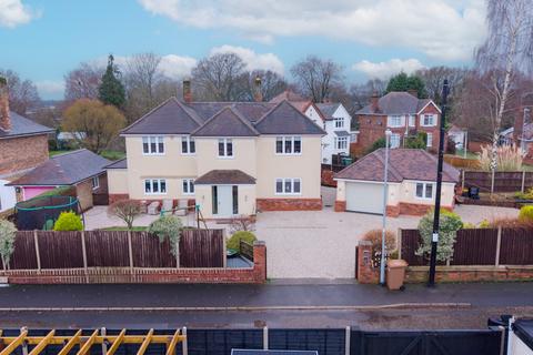 4 bedroom detached house for sale, Aggborough Crescent, Kidderminster