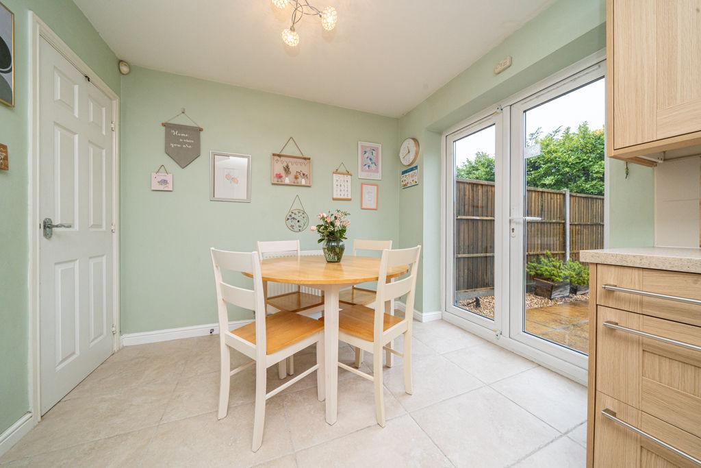 Dining kitchen