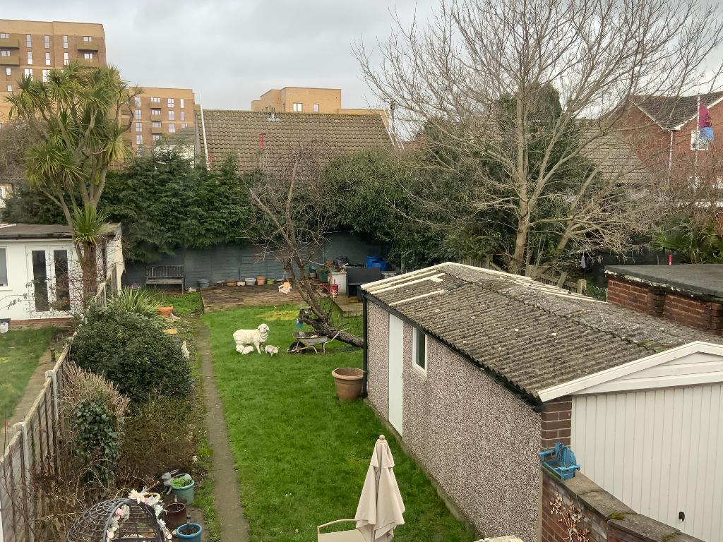 REAR GARDEN approx 90ft