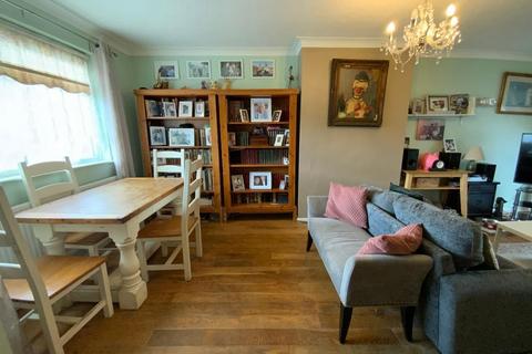 undefined, Elm Park, Hornchurch RM12