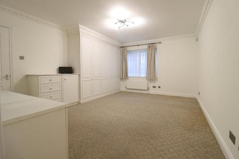 2 bedroom apartment to rent, Edgware HA8