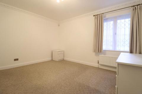 2 bedroom apartment to rent, Edgware HA8