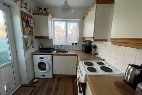 undefined, Ellesmere Drive, Sanderstead, South Croydon, CR2 9EL