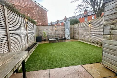 3 bedroom semi-detached house for sale, Cale Green, Stockport SK3