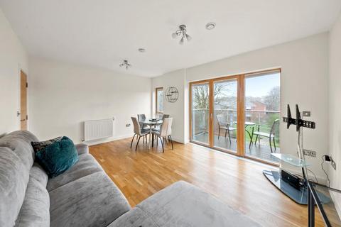 2 bedroom flat for sale, Alton Court, Copley Close, London, W7 1DD