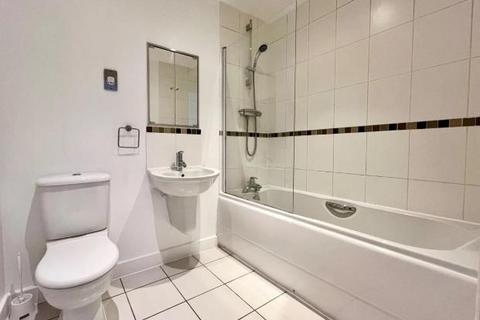 1 bedroom flat to rent, 20 Coral Apartments, Western Gateway, Royal Victoria Docks, Excel, London, E16 1AQ