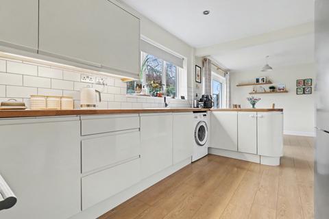 3 bedroom semi-detached house for sale, Duncan Avenue, Sandal, Wakefield, West Yorkshire, WF2