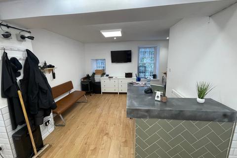 Retail property (high street) to rent, 9 St Andrew St Aberdeen AB25 1BQ
