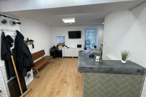 Retail property (high street) to rent, 9 St Andrew St Aberdeen AB25 1BQ