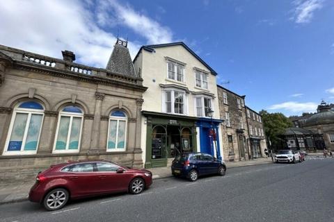 Retail property (high street) to rent, 33 Swan Rd Harrogate HG1 2SA