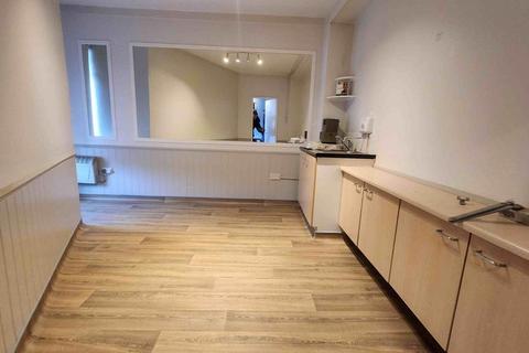 Retail property (high street) to rent, 34 Sinodun Rd Wallingford OX10 8AB